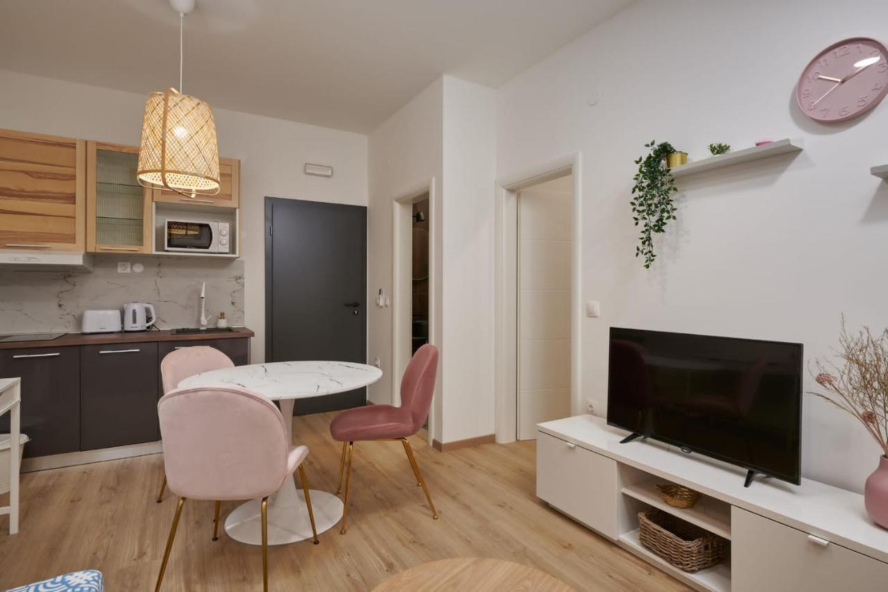 Apartments Maruna 察夫塔特 外观 照片